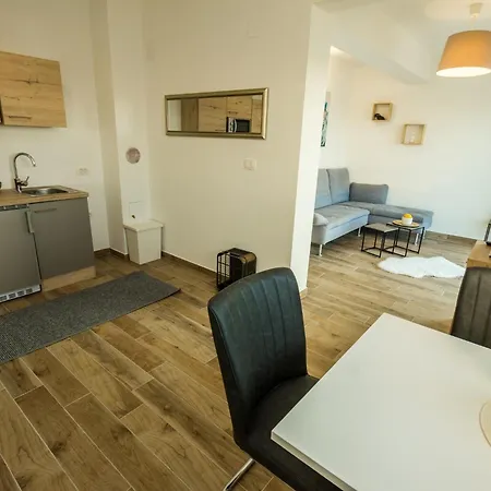 Appartement 2Bfree à Stinica Extérieur photo