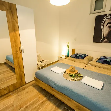Appartement 2Bfree à Stinica Extérieur photo
