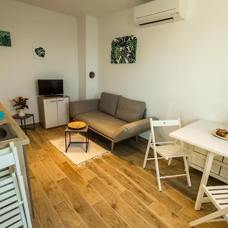 Appartement 2Bfree à Stinica Extérieur photo