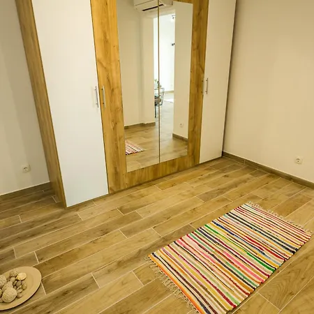 Appartement 2Bfree à Stinica Extérieur photo