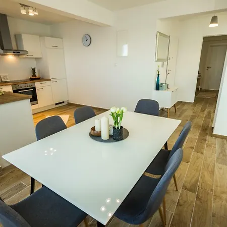 Appartement 2Bfree à Stinica Extérieur photo