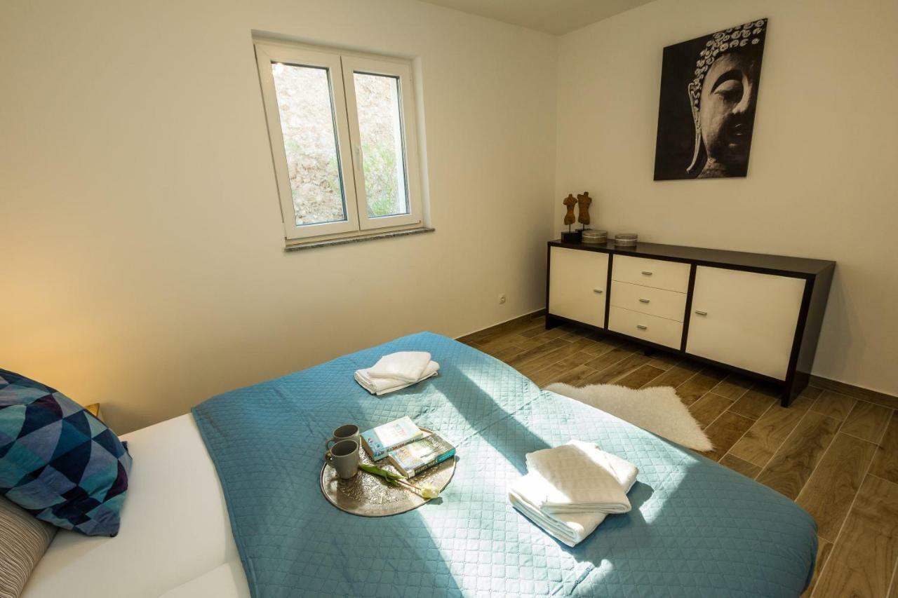 Apartment 2bfree *